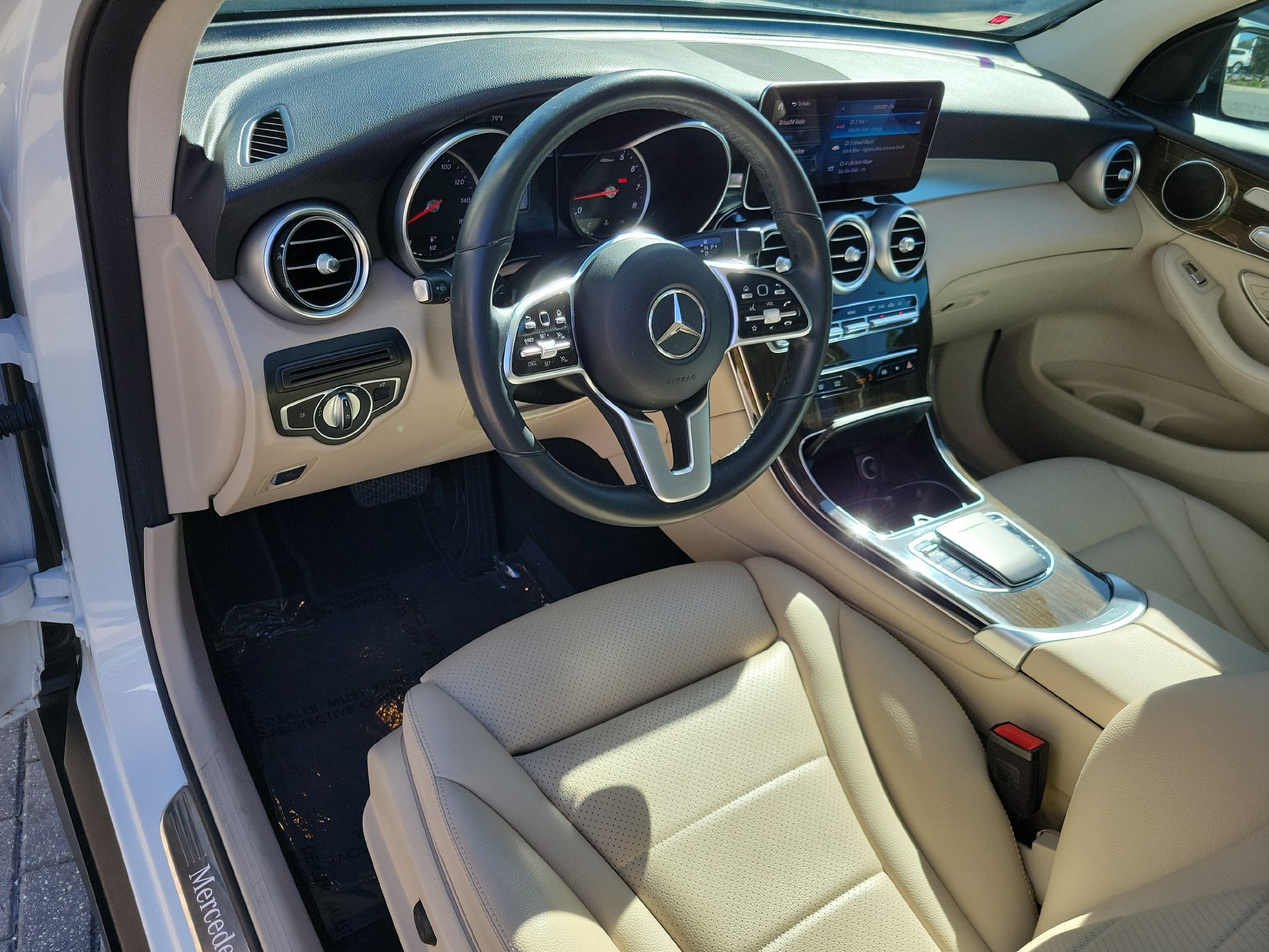 Used 2021 Mercedes-Benz GLC 300 w/ Premium Package image 31
