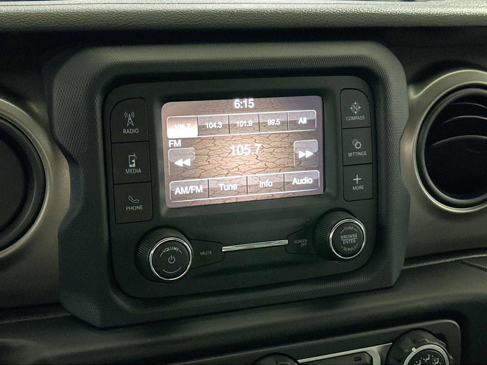 Used 2020 Jeep Wrangler Sport image 23