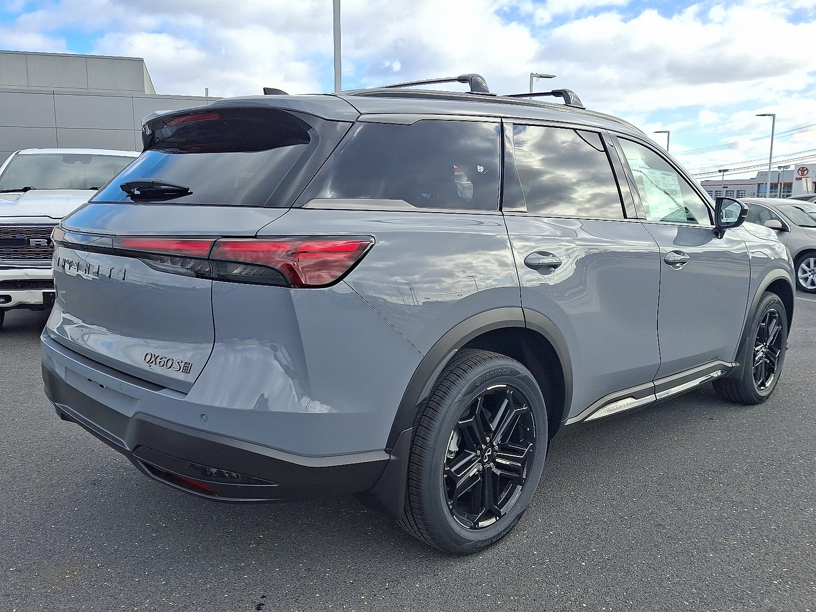 New 2026 INFINITI QX60 Sport w/ Dark Cargo Package image 4