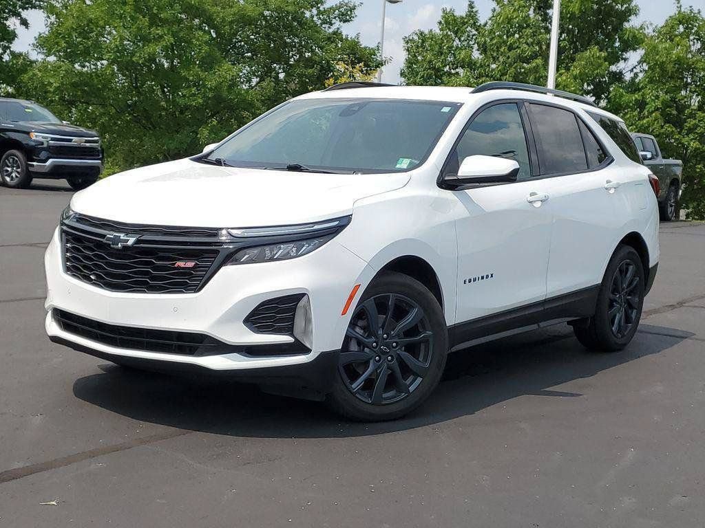 Certified 2022 Chevrolet Equinox RS FWD image 3
