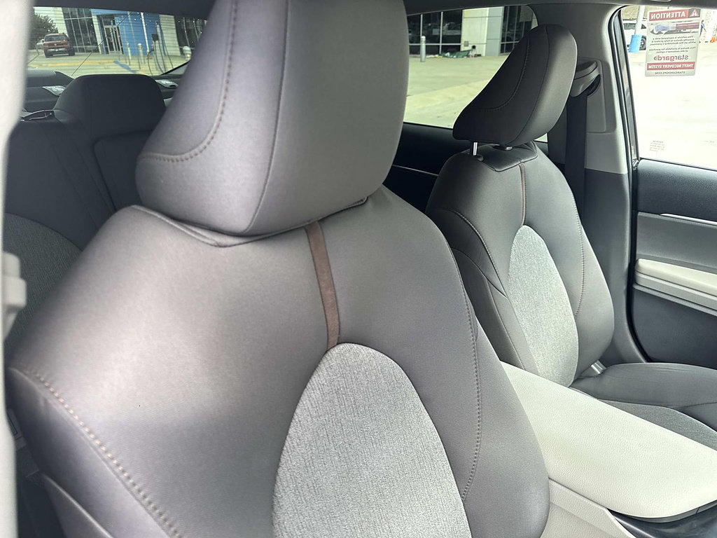 Used 2018 Toyota Camry LE FWD image 21