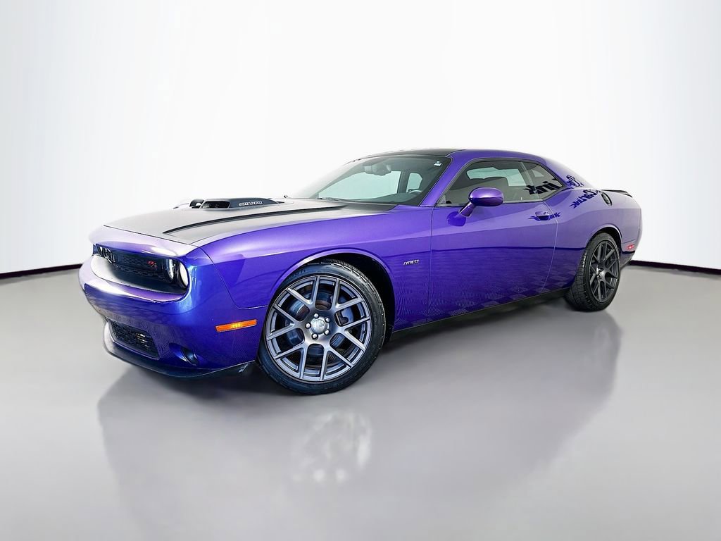 Used 2016 Dodge Challenger R/T RWD image 3