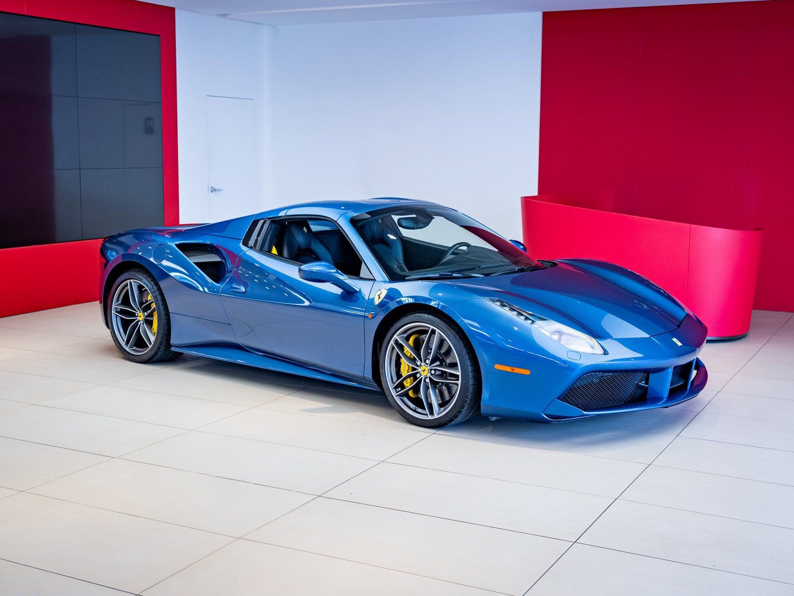 Used 2017 Ferrari 488 Spider image 27