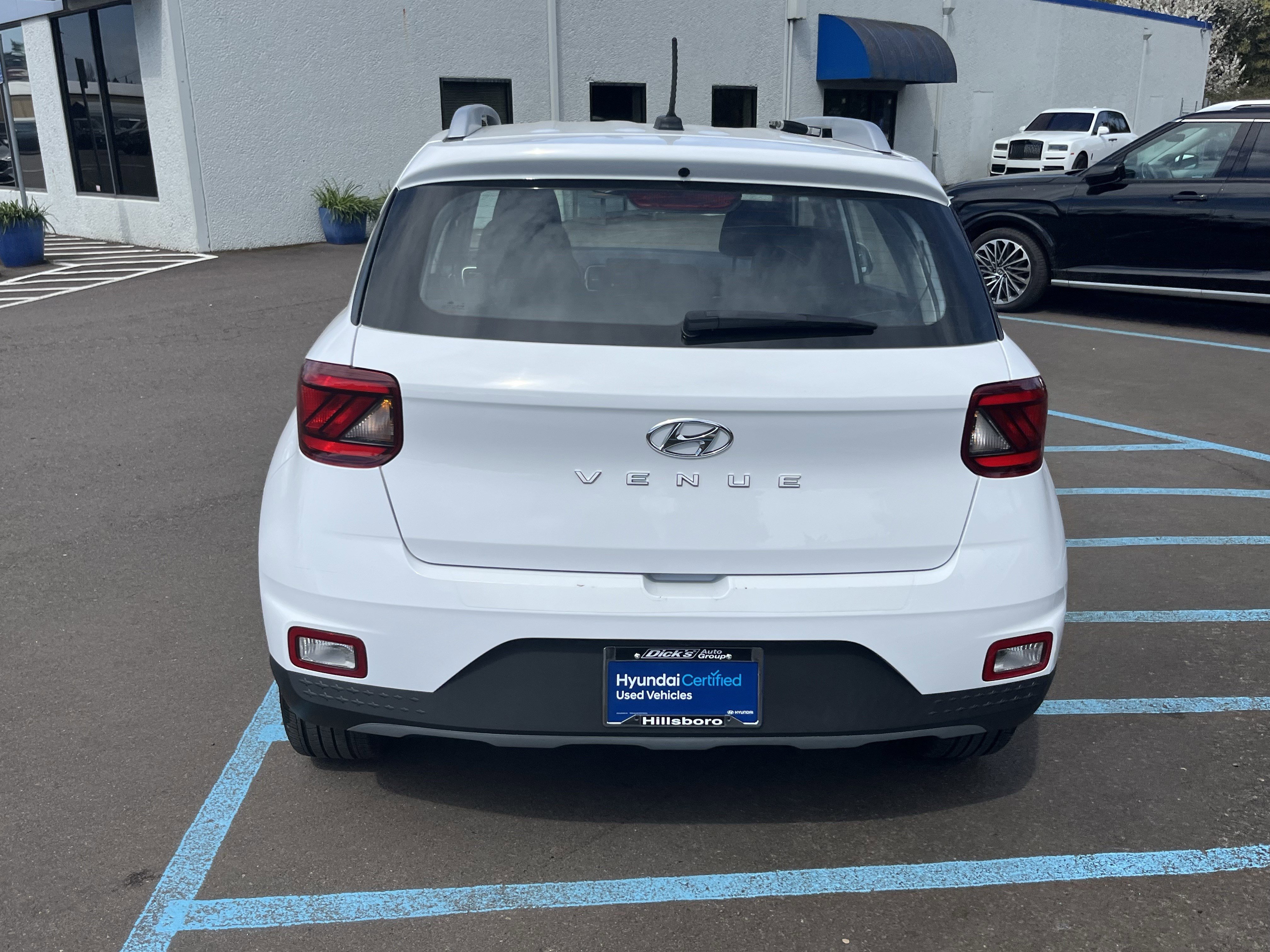 Certified 2023 Hyundai Venue SEL image 4