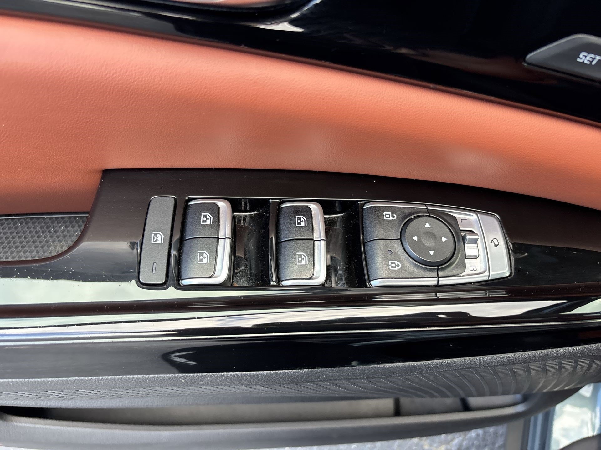 Used 2023 Kia Carnival SX FWD image 15
