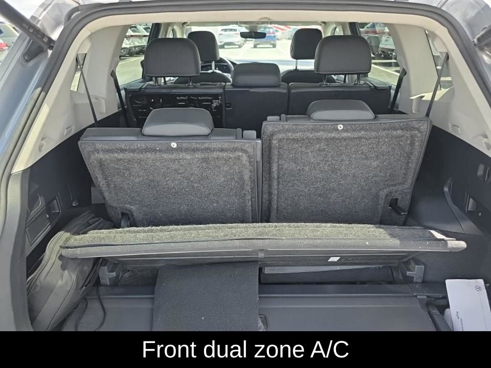 Used 2023 Volkswagen Tiguan SE w/ Panoramic Sunroof Package FWD image 10