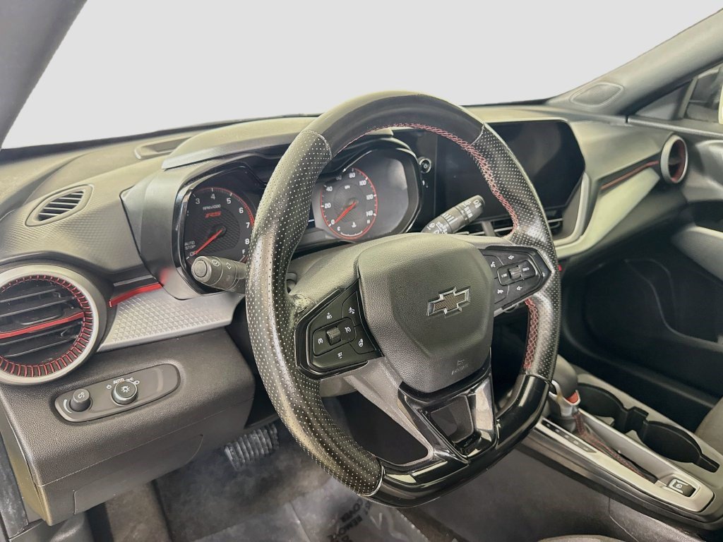 Used 2024 Chevrolet Trax RS FWD image 21