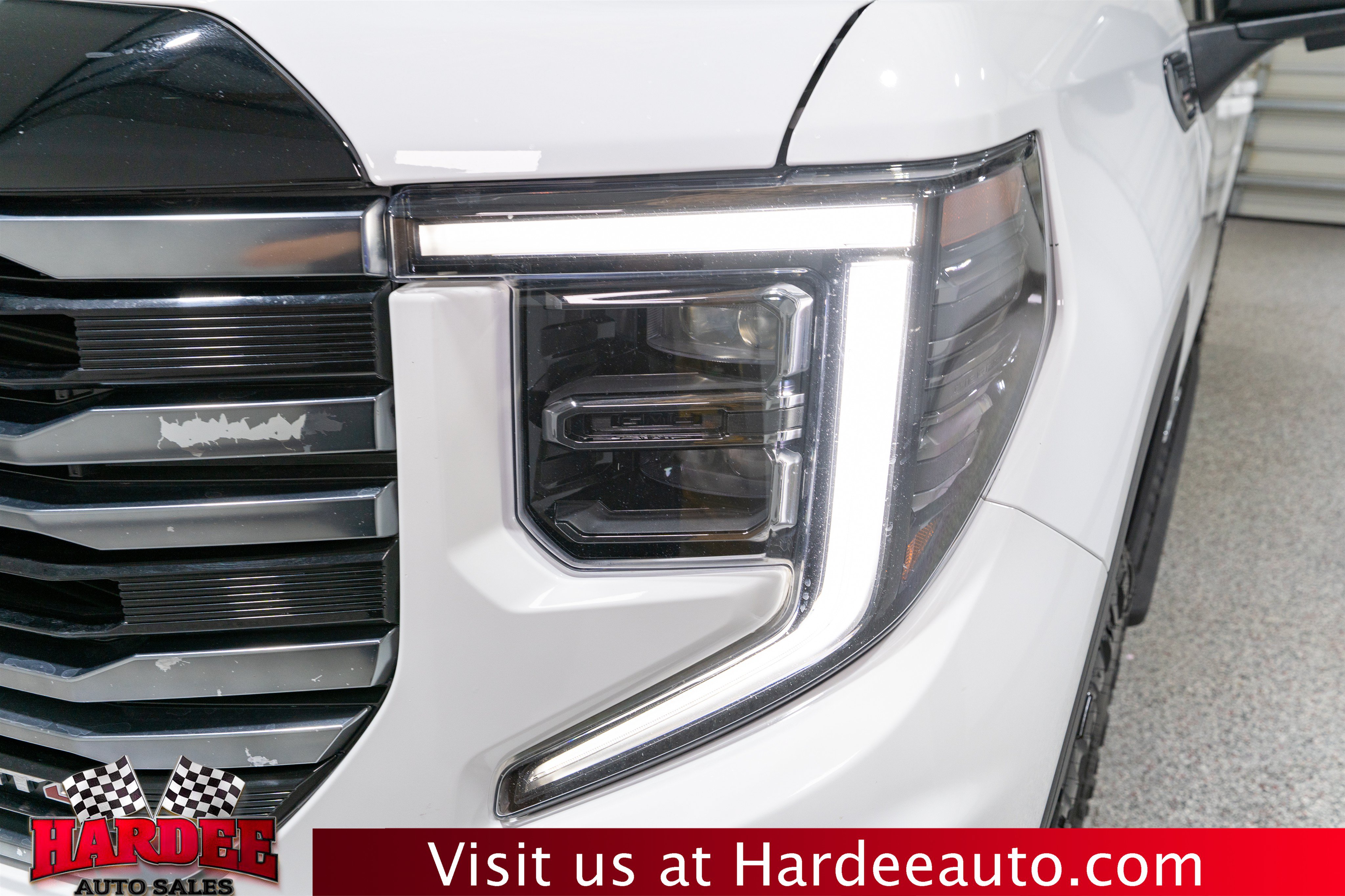 Used 2025 GMC Sierra 1500 AT4 w/ AT4 Premium Package AWD/4WD image 8