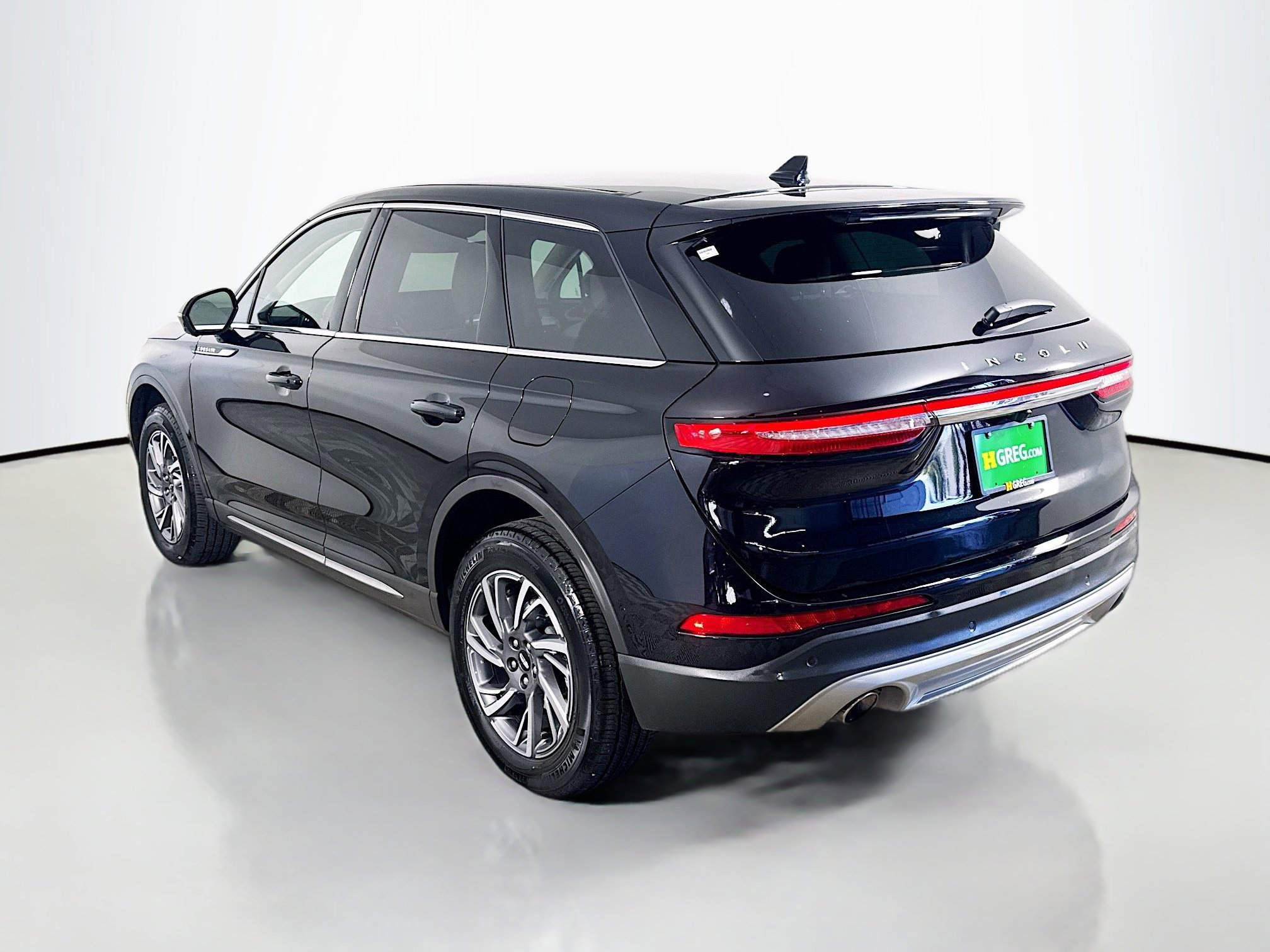 Used 2025 Lincoln Corsair FWD w/ Equipment Group 101A image 7