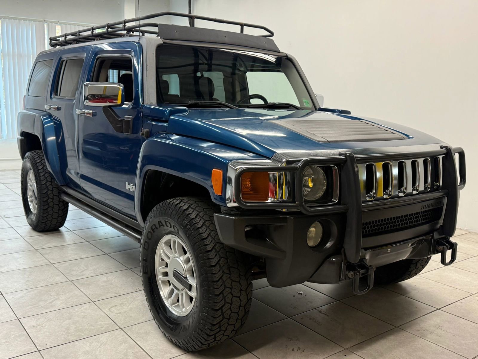 Used 2006 HUMMER H3 image 1