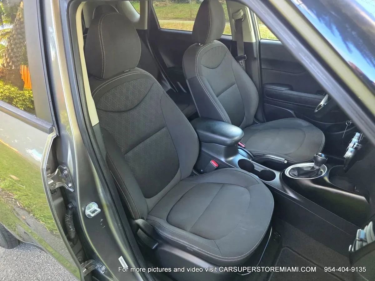 Used 2015 Kia Soul EV FWD image 32