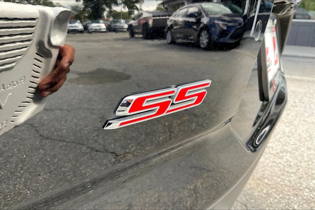 Used 2020 Chevrolet Camaro SS RWD image 18