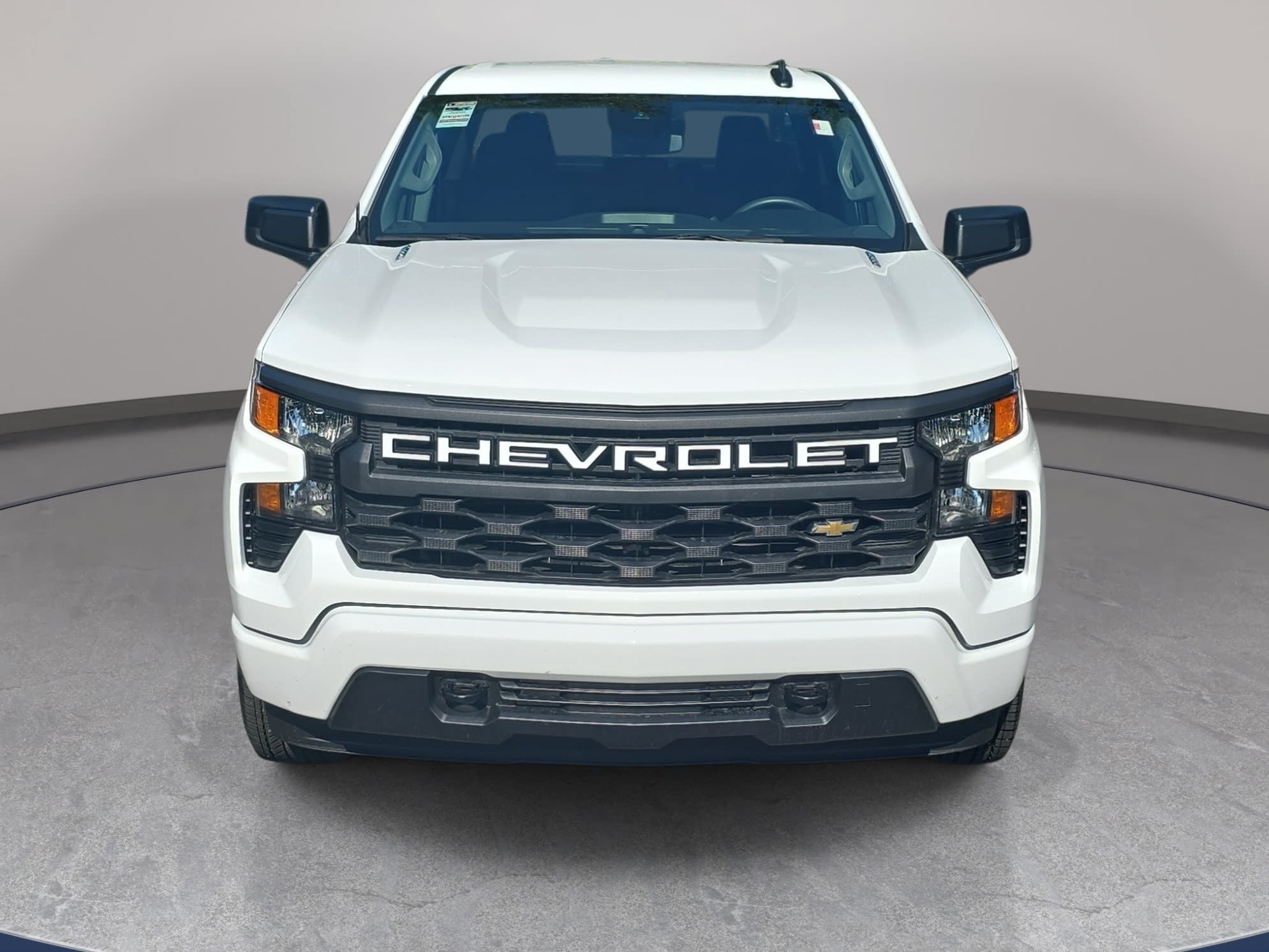 Used 2025 Chevrolet Silverado 1500 Custom RWD image 2