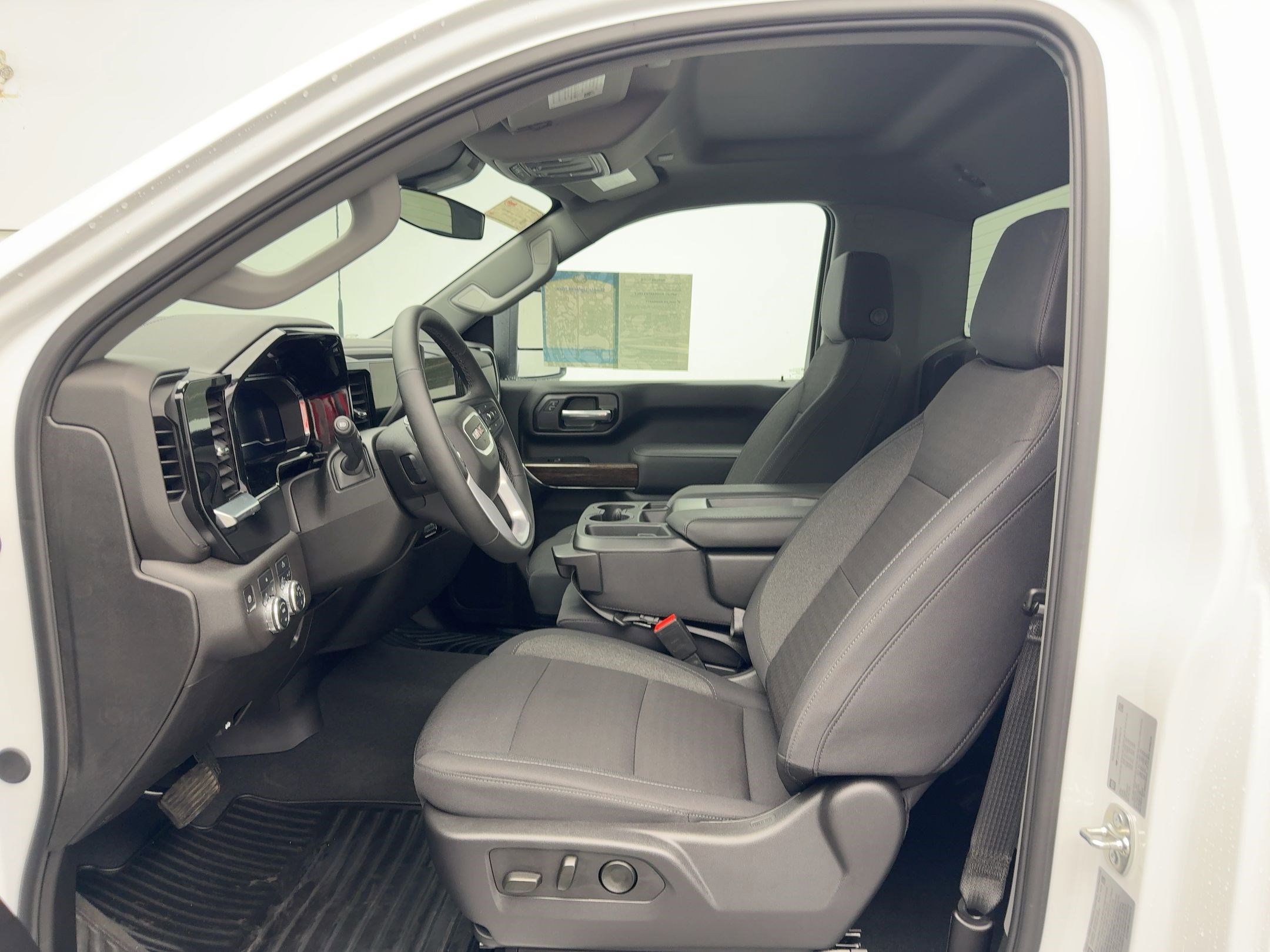 Certified 2025 GMC Sierra 2500 SLE w/ SLE Convenience Package image 5