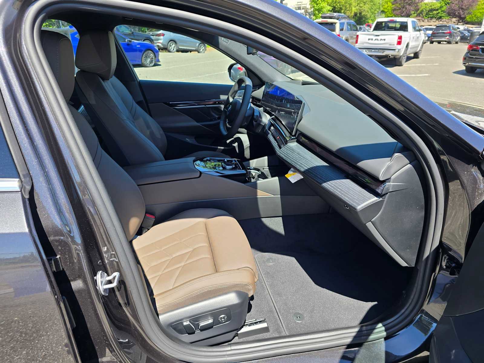 Used 2026 BMW i5 eDrive40 AWD/4WD image 11