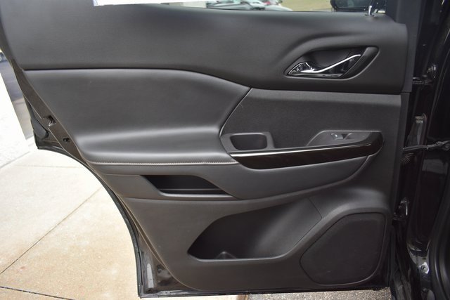 Used 2020 GMC Acadia AT4 image 36