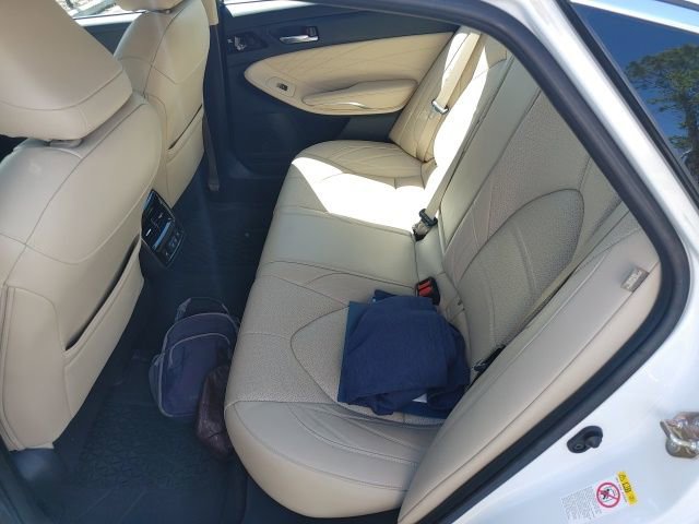 Used 2019 Toyota Avalon Limited image 13