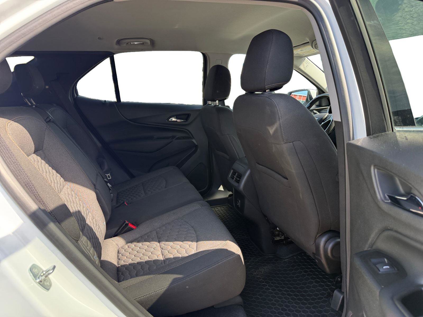 Used 2020 Chevrolet Equinox LT w/ Driver Convenience Package image 24