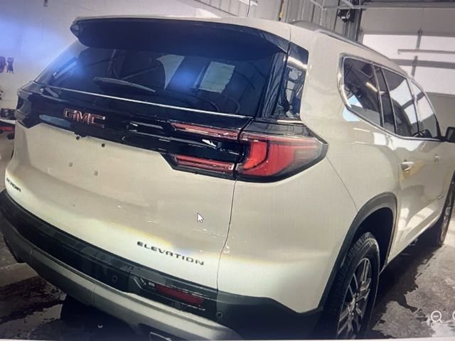 Used 2025 GMC Acadia Elevation image 4
