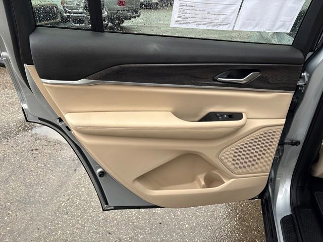 Used 2025 Jeep Grand Cherokee L Limited image 20