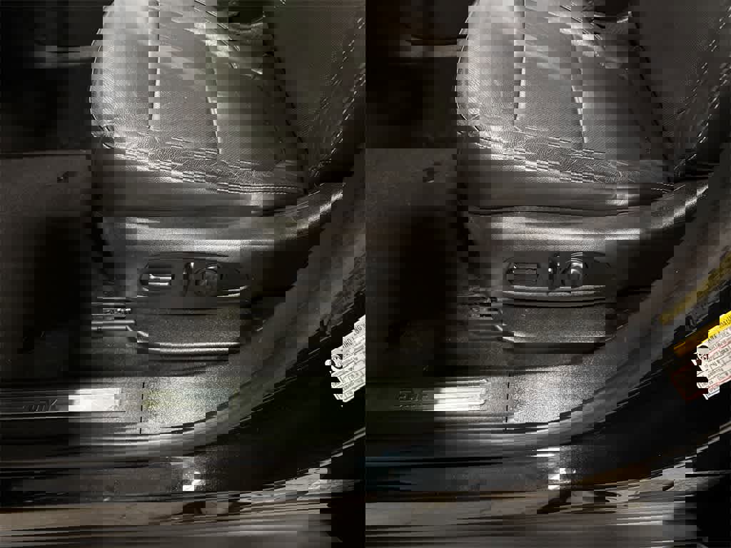 Used 2017 GMC Acadia SLT image 25