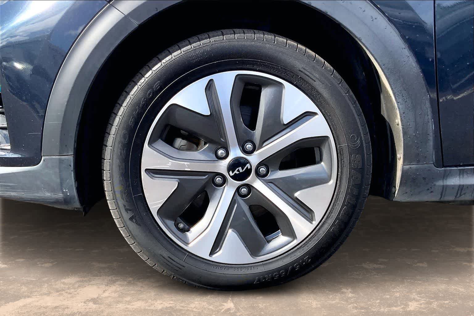 Used 2022 Kia Niro EX FWD image 8
