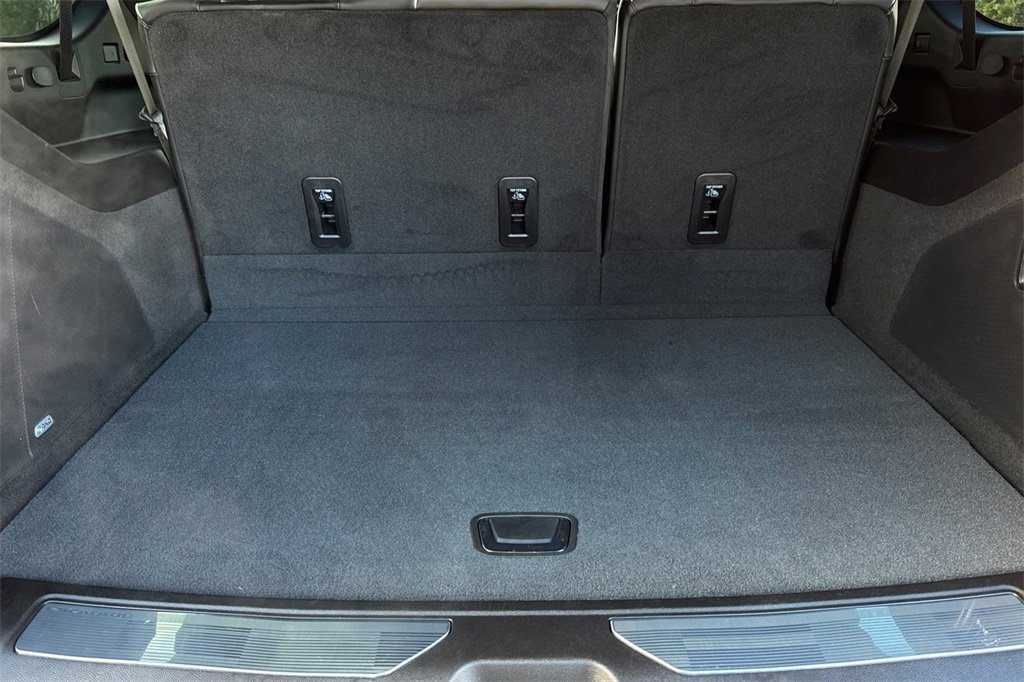Used 2023 Cadillac Escalade ESV Sport Platinum image 18