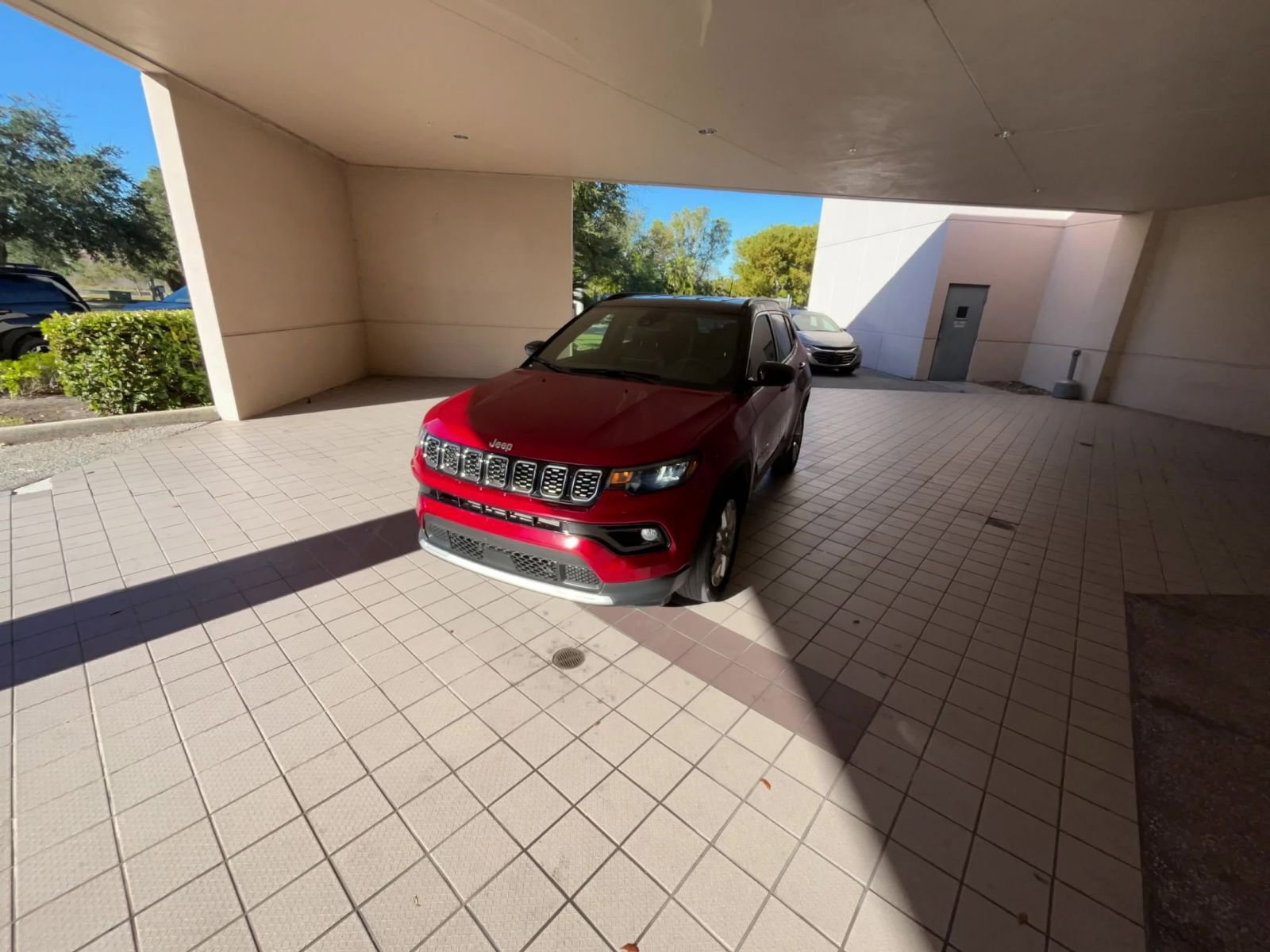 Used 2025 Jeep Compass Limited image 16