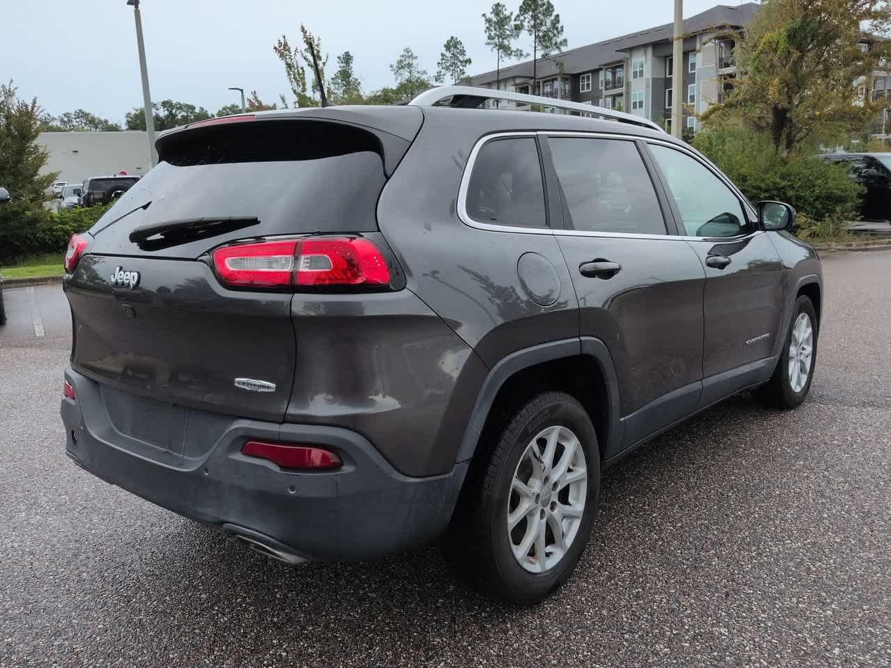 Used 2017 Jeep Cherokee Latitude w/ Safety/Convenience Group FWD image 6