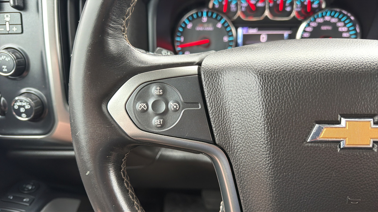 Used 2017 Chevrolet Silverado 1500 LT w/ All Star Edition AWD/4WD image 16