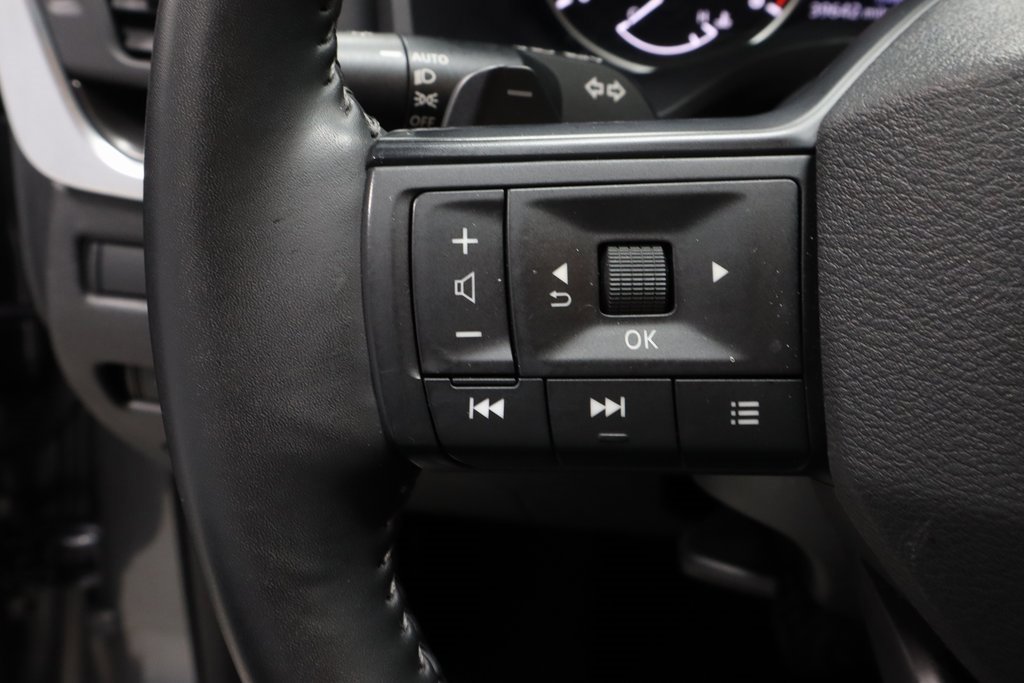 Certified 2025 Nissan Rogue SV image 26