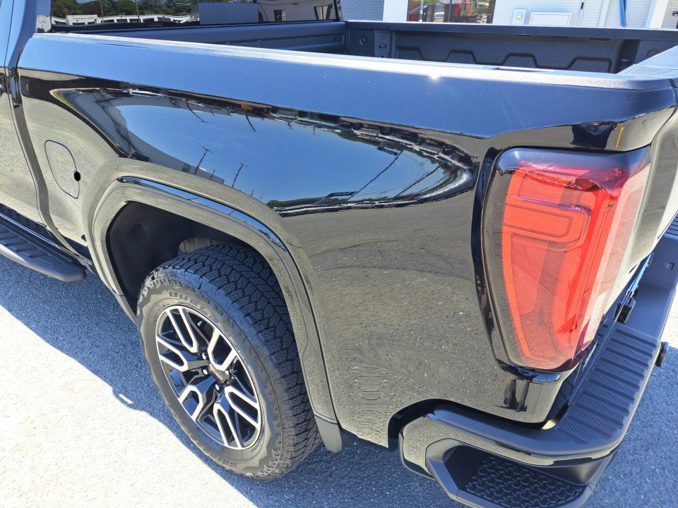 Certified 2025 GMC Sierra 1500 AT4 w/ AT4 Premium Package AWD/4WD image 20
