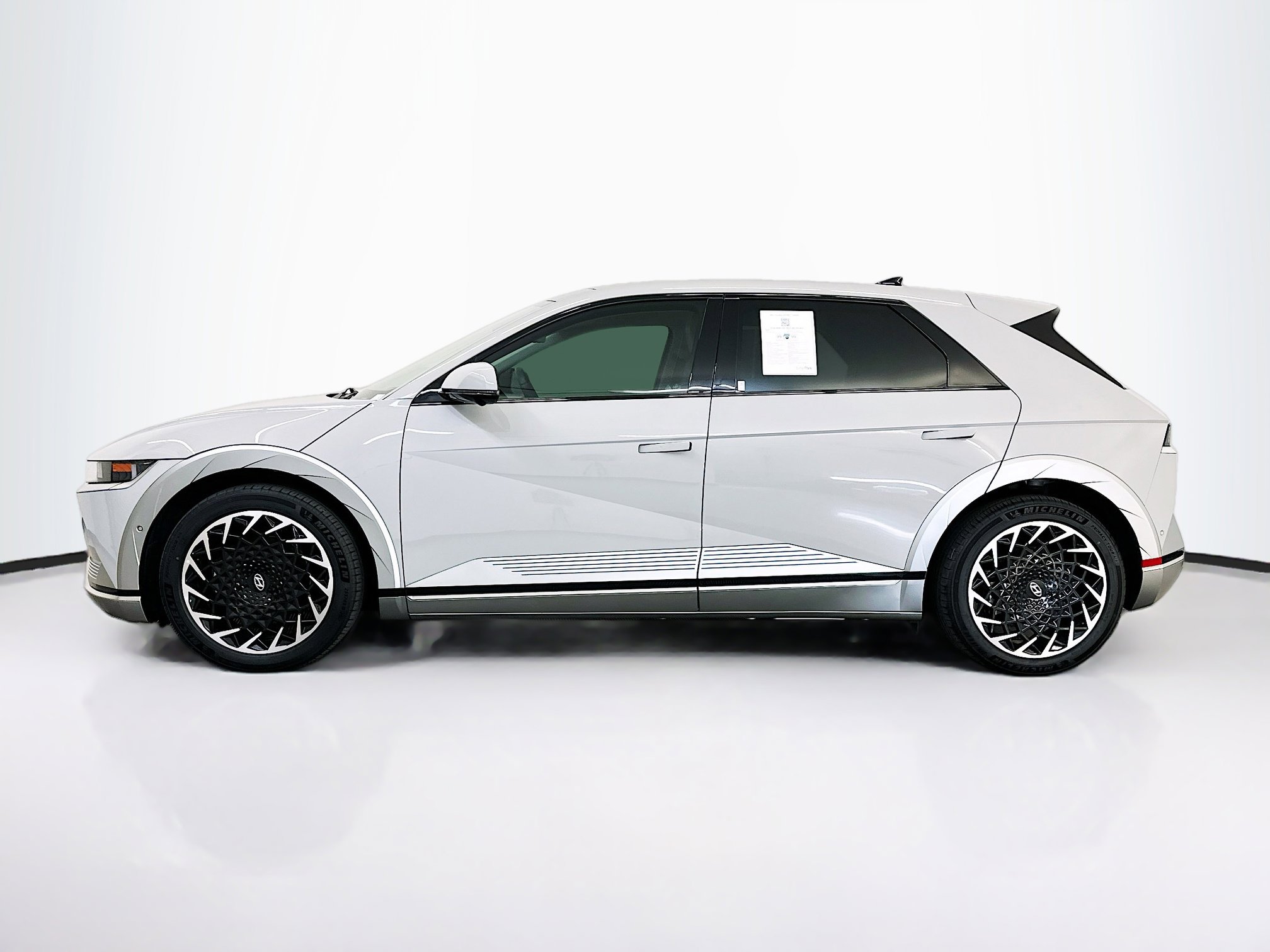 Used 2024 Hyundai Ioniq 5 Limited image 4