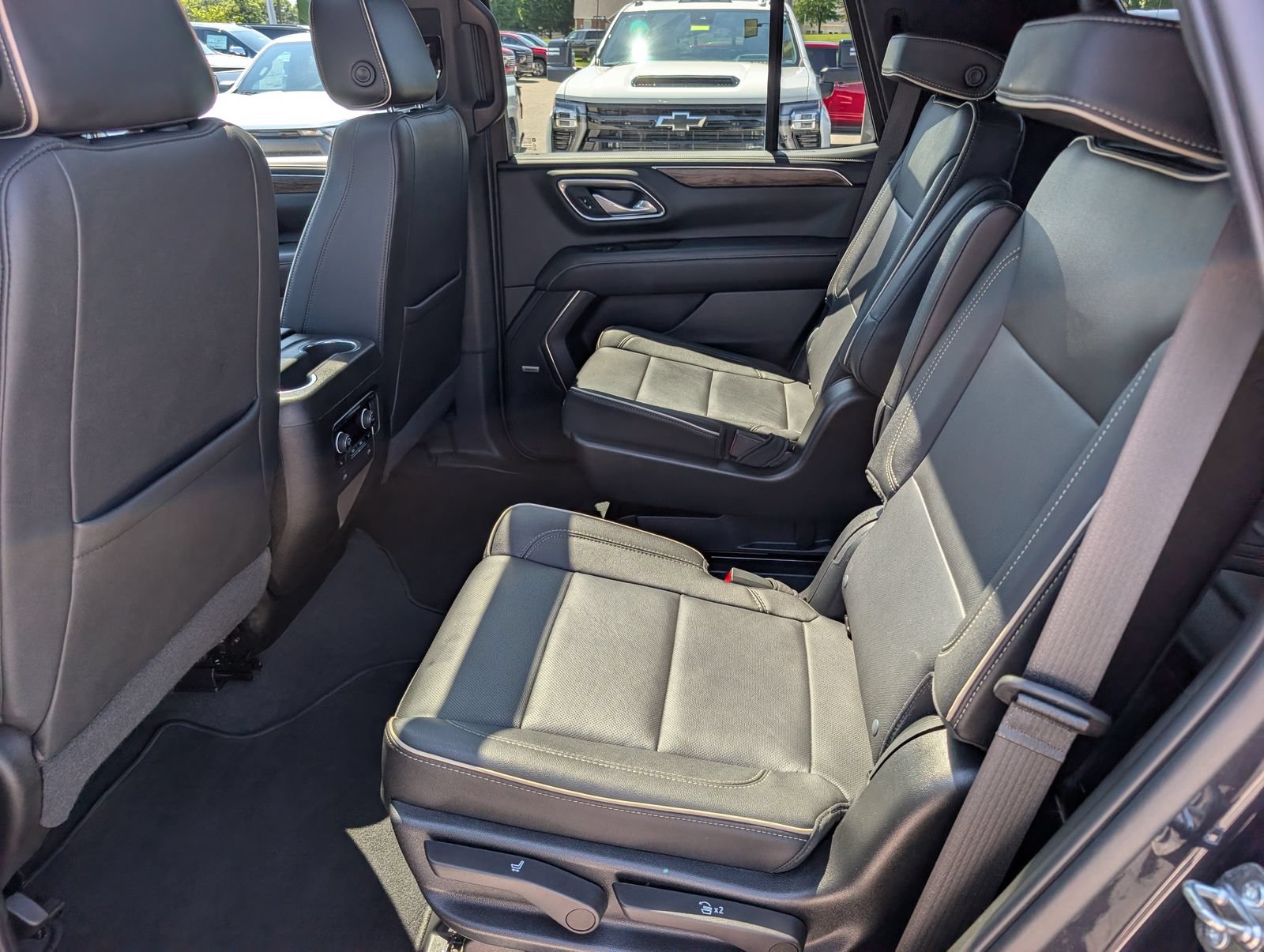 Used 2022 Chevrolet Tahoe Premier AWD/4WD image 19