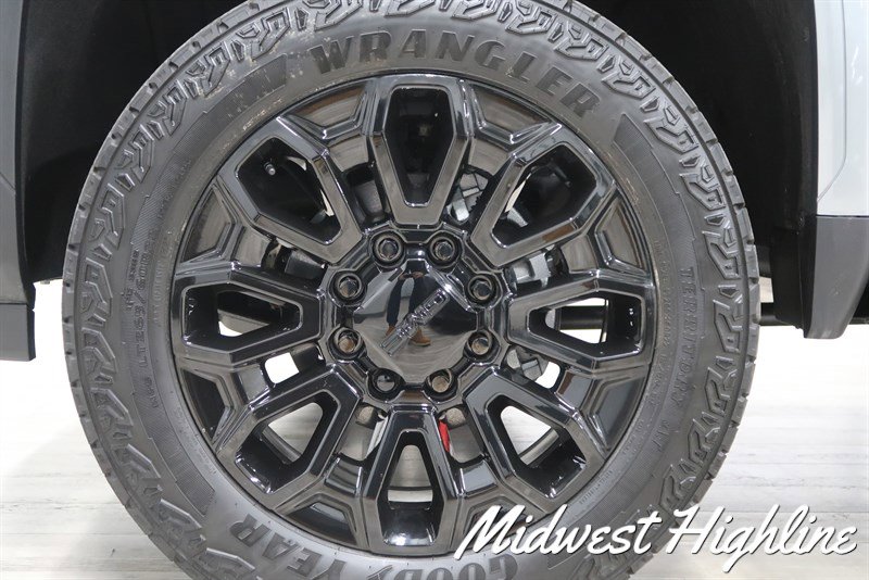 Used 2025 GMC Sierra 2500 Denali w/ Denali Reserve Package AWD/4WD image 13