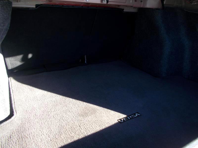 Used 2021 Nissan Versa SV image 17