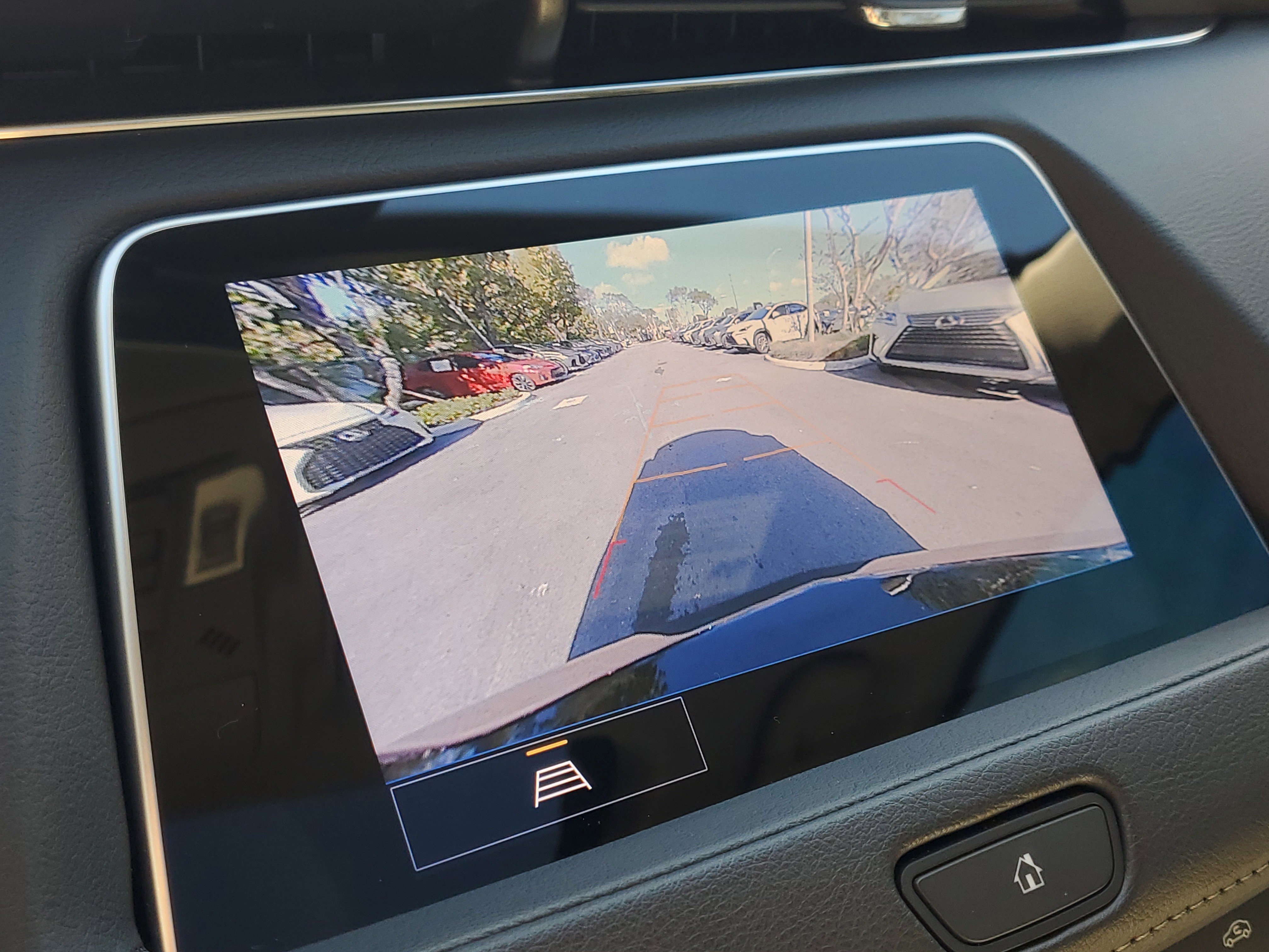 Used 2023 Cadillac XT4 Luxury w/ Cold Weather Package image 28