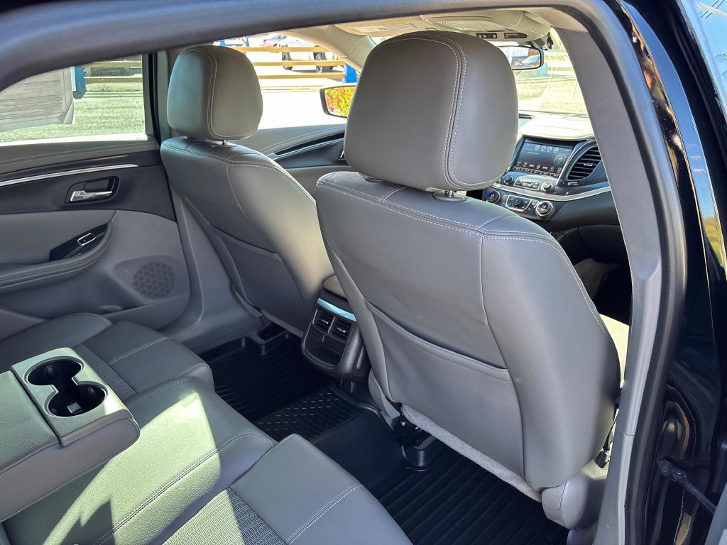 Used 2017 Chevrolet Impala LT FWD image 25