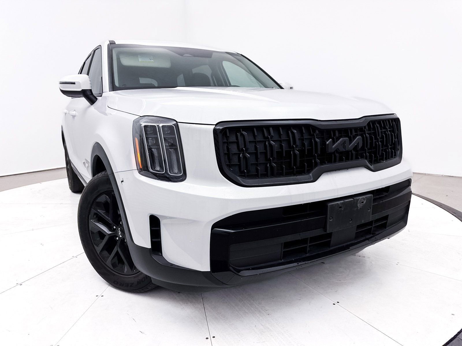 Used 2023 Kia Telluride LX image 6