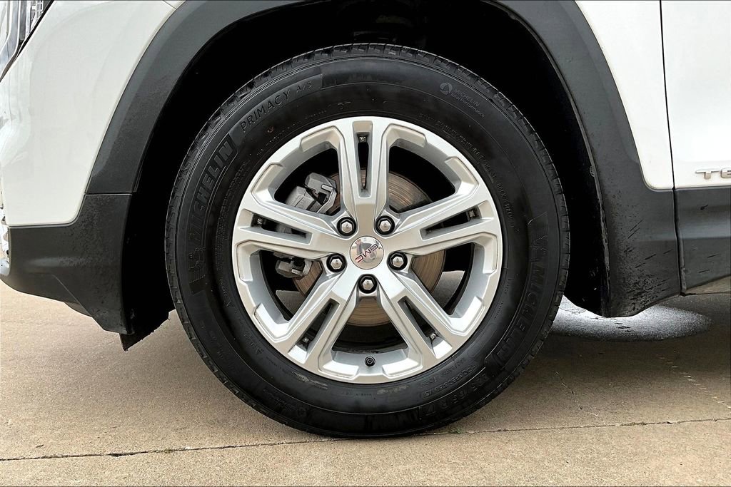 Used 2024 GMC Terrain SLE image 11