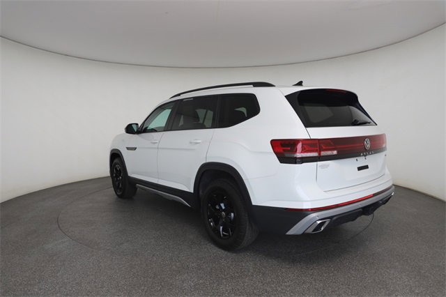 Used 2025 Volkswagen Atlas Peak Edition SE image 12