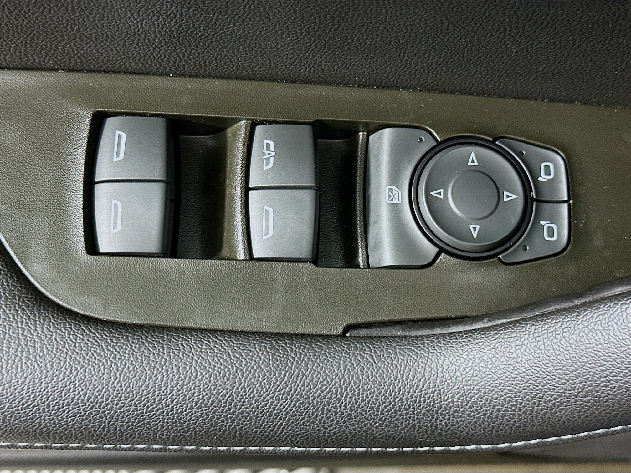 Used 2023 Chevrolet Blazer LT image 15