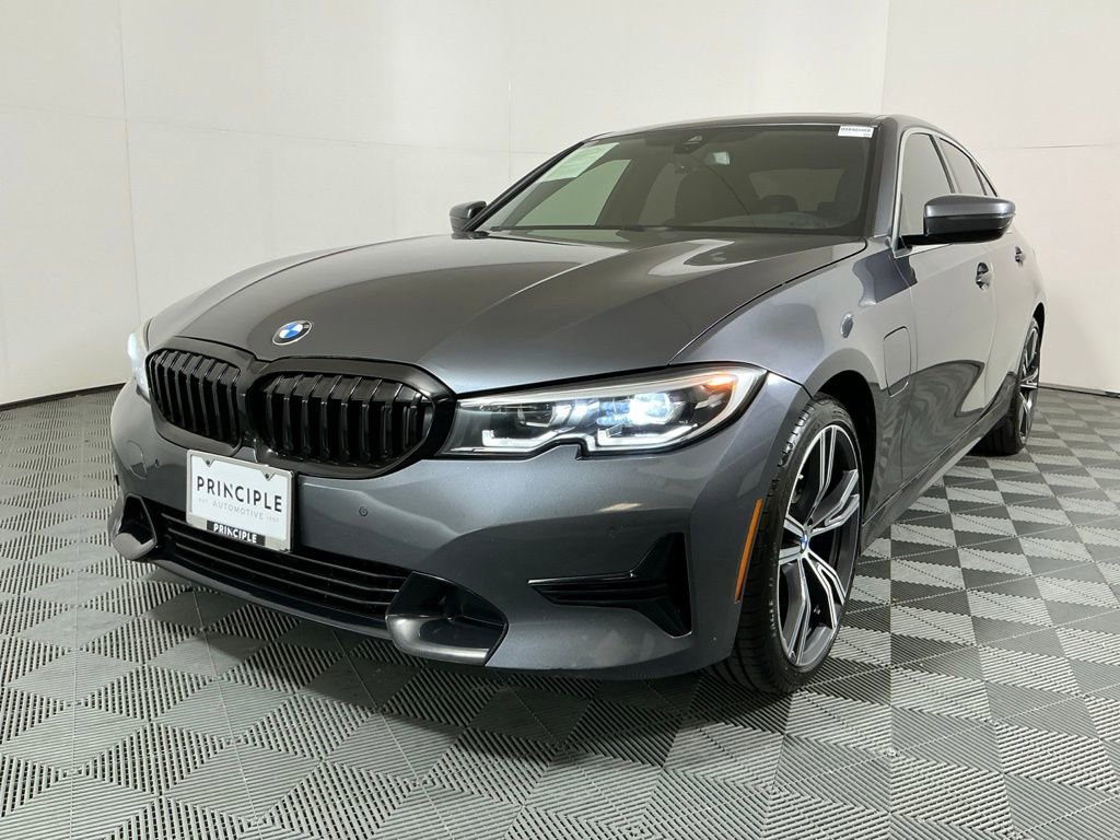 Used 2021 BMW 330e w/ Convenience Package RWD image 2