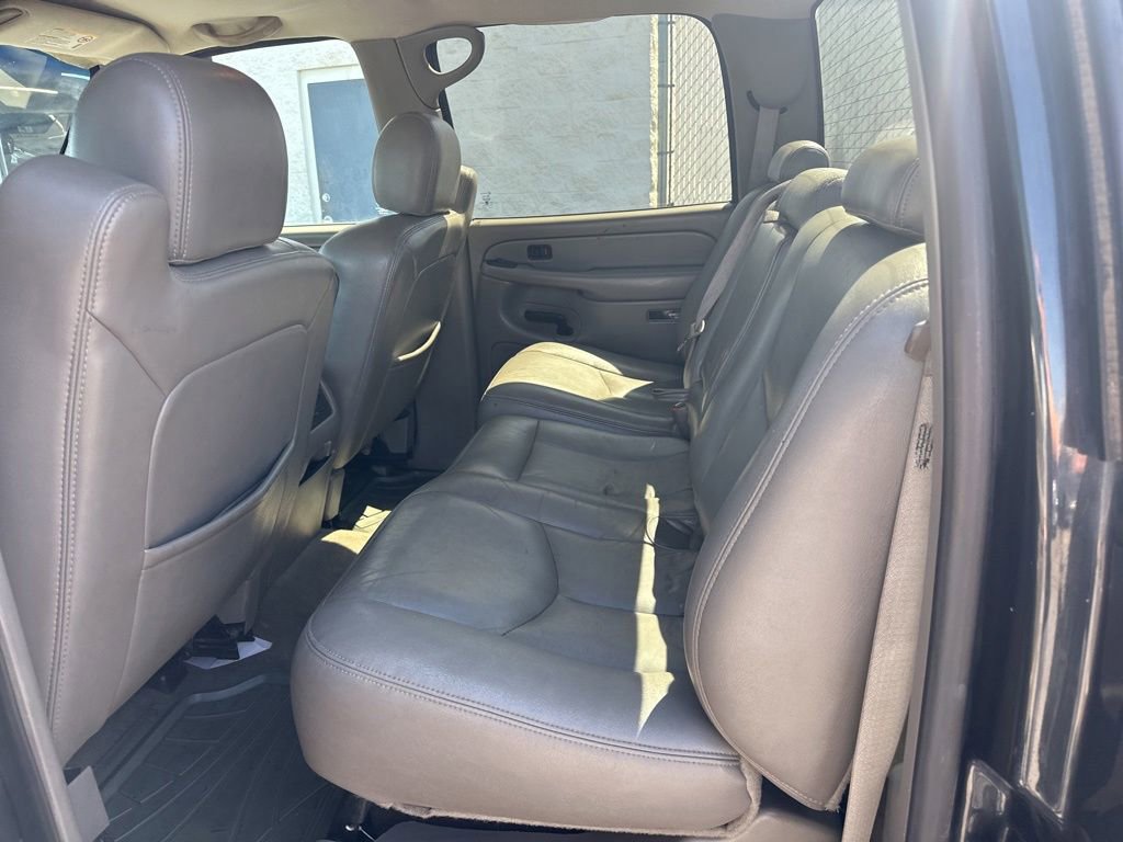 Used 2004 GMC Sierra 2500 SLT w/ Skid Plate Package AWD/4WD image 8