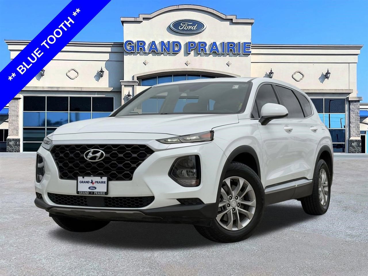 Used 2019 Hyundai Santa Fe SE image 1