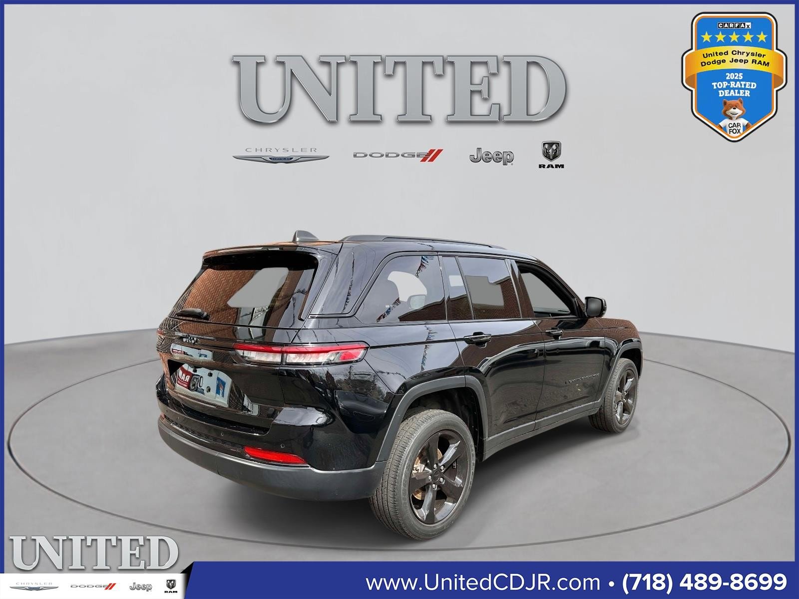 Certified 2023 Jeep Grand Cherokee Altitude image 3