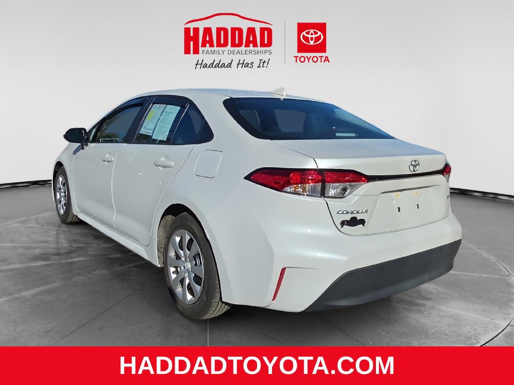 Used 2025 Toyota Corolla LE FWD image 3