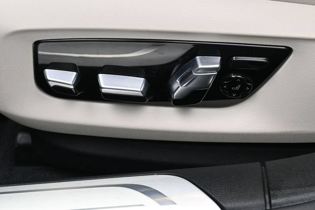 Used 2022 BMW 750i xDrive w/ Luxury Rear Seating Package AWD/4WD image 10