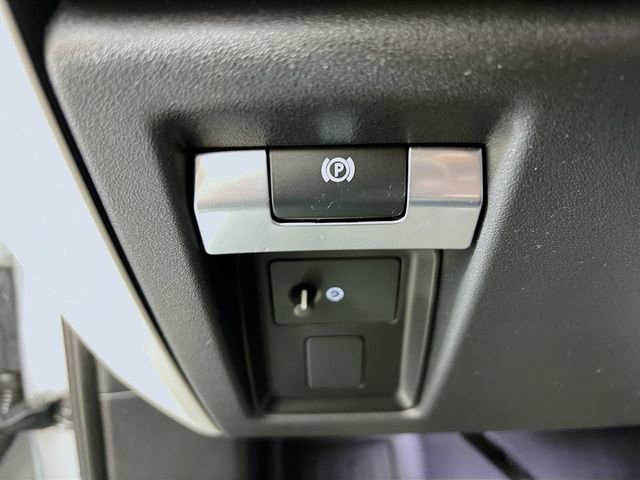 Certified 2024 Land Rover Defender 130 S image 33