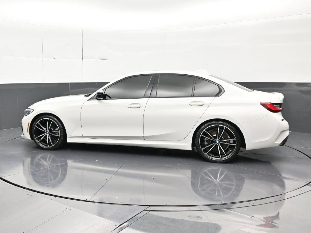 Used 2021 BMW 330i Sedan w/ M Sport Package RWD image 2